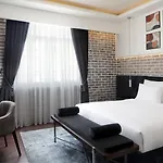 Decamondo Galata, A Tribute Portfolio 4*
