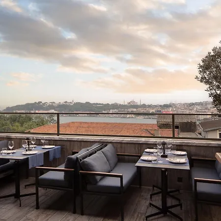 Decamondo Galata, A Tribute Portfolio 4*