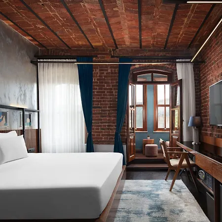 Decamondo Galata, A Tribute Portfolio