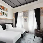 Decamondo Galata, A Tribute Portfolio 4*