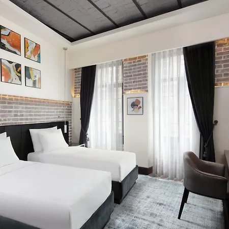 Decamondo Galata, A Tribute Portfolio 4*