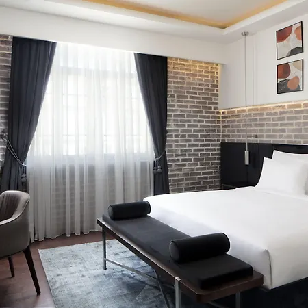 Decamondo Galata, A Tribute Portfolio 4*