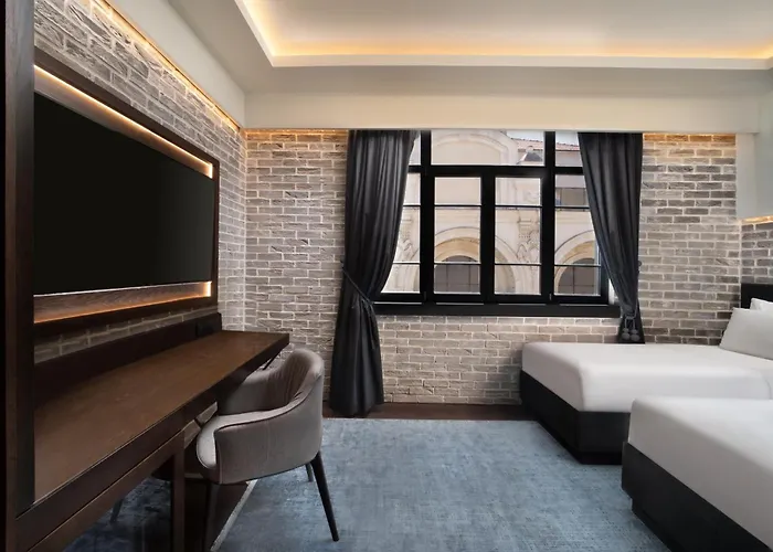 Decamondo Galata, A Tribute Portfolio