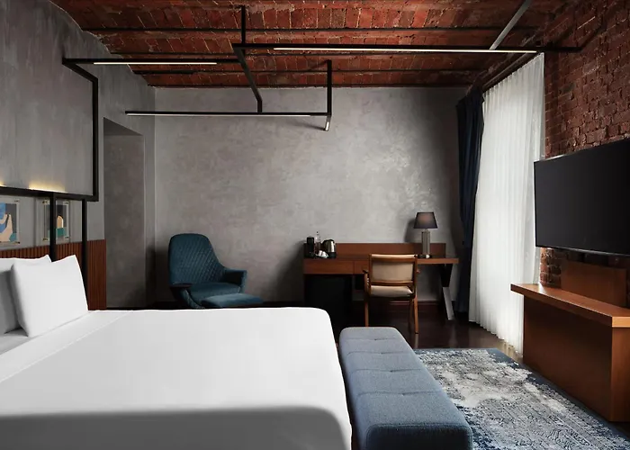 Decamondo Galata, A Tribute Portfolio Istanboel