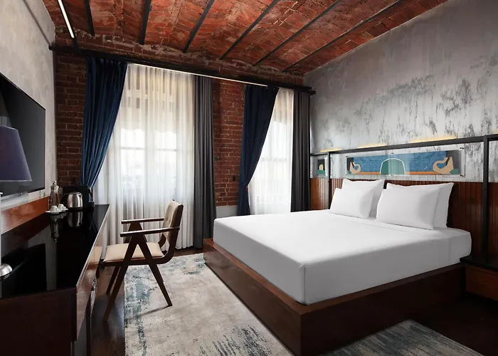 Decamondo Galata, A Tribute Portfolio 4*