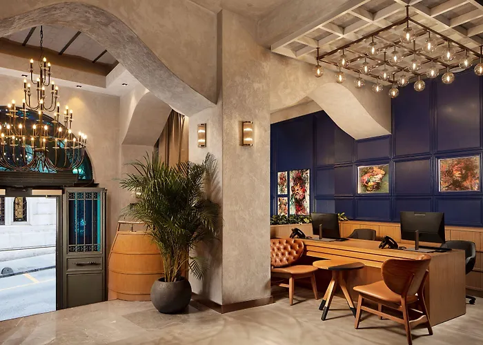 Decamondo Galata, A Tribute Portfolio