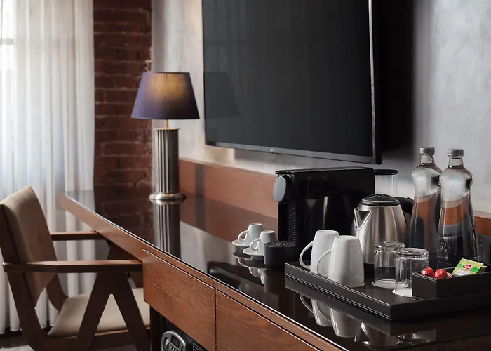 Decamondo Galata, A Tribute Portfolio Istanboel